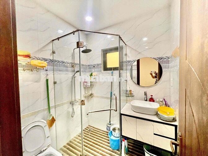 Cho thuê nhà MTKD đg lò gốm 6 nhà mới như hình đăng .4*25 giá 26tr