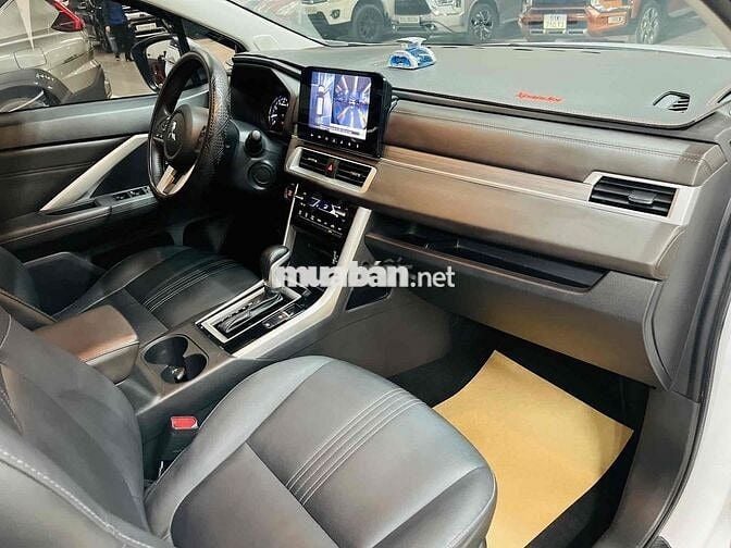 Mitsubishi Xpander 2024 Premium trắng - 24000 km