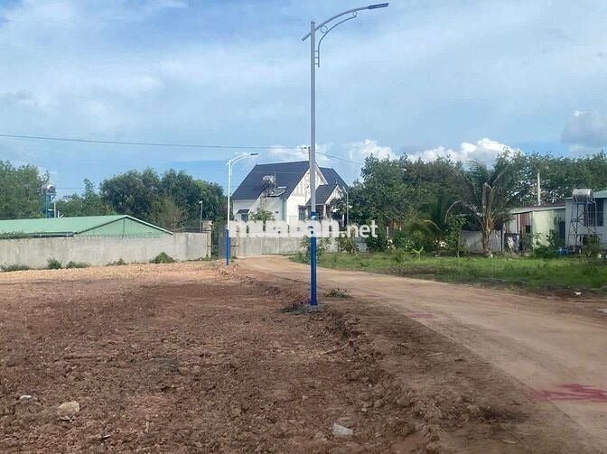 1 lô ngay khu cn minh hung chơn thành