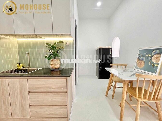 1PN BAN CÔNG FULL NỘI THẤT MỚI MGR NHÀ THOÁNG HẺM XE HƠI TRỐNG SẴN