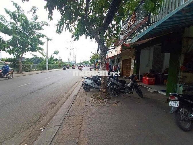 Nhà mặt tiền Trần Xuân Soạn Q7 khu dân cư đông đúc