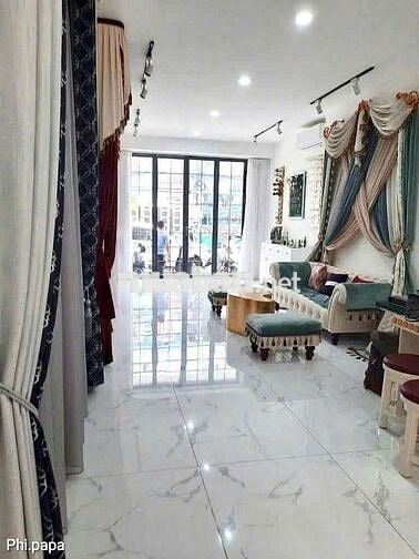 Nhà 1 Trệt 4 Lầu 4x18m Trống Suốt Mặt Tiền Đường Số Tân Quy Q.7
