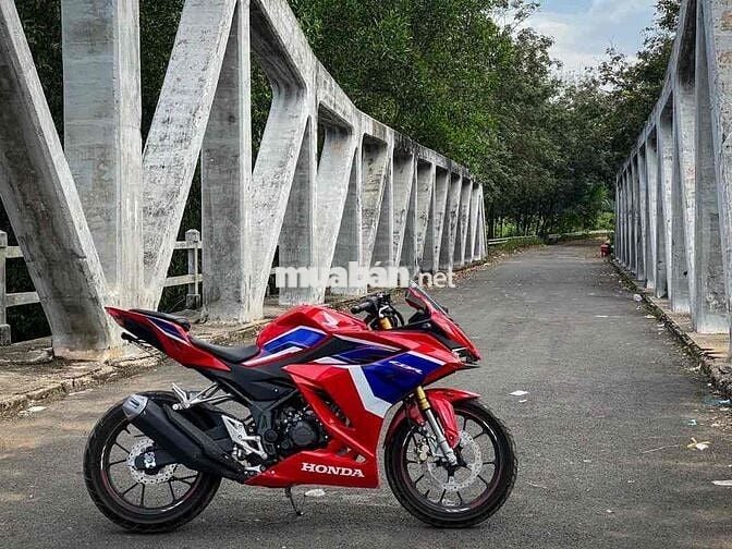 HONDA CBR150r BẢN ĐẶC BIỆT THỂ THAO