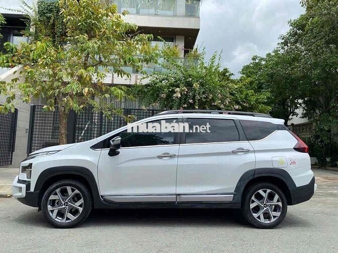 Mitsubishi Xpander Cross 2024 trắng - 57000 km