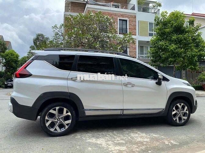 Mitsubishi Xpander Cross 2024 trắng - 57000 km