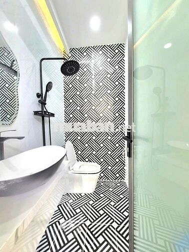 Nhà mới đẹp 1 lầu, 2 phòng ngủ đường xe hơi