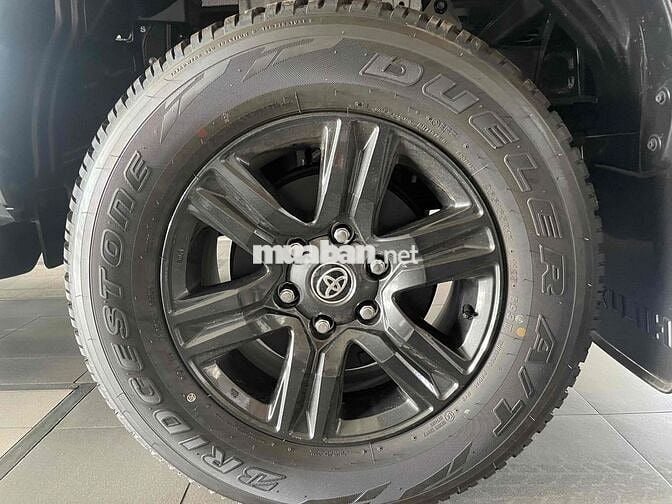 Toyota Hilux 2025 2.4L 4x2 AT giao ngay-Hỗ trợ gop