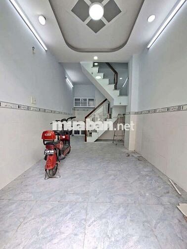 Nhà 1 lầu 2 phòng ngủ 2 vi sinh, hẻm 4m