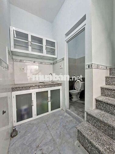 Nhà 1 lầu 2 phòng ngủ 2 vi sinh, hẻm 4m