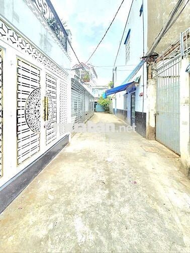 Nhà mới đẹp 1 lầu, 2 phòng ngủ đường xe hơi