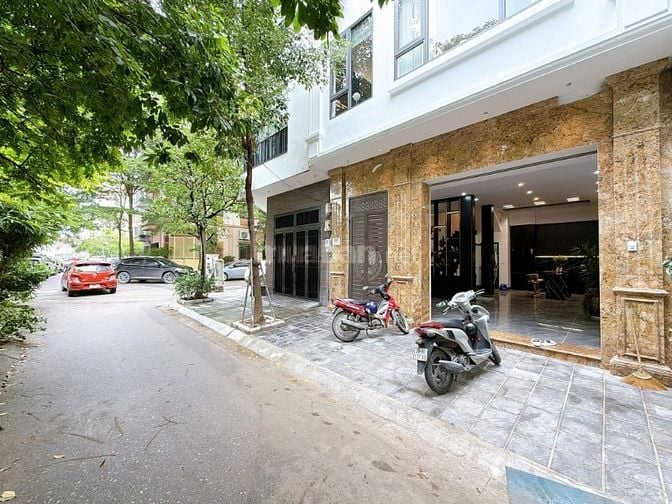 CHÍNH CHỦ BÁN PHÂN LÔ LK XUÂN LA VIP NHƯ KS 5 SAO, OTO TRÁNH|DT70M2