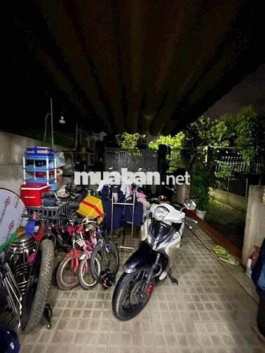 Nhà Mặt Tiền Tx31 Sân Xe Hơi Ngay Ubp Thạnh Xuân Cũ