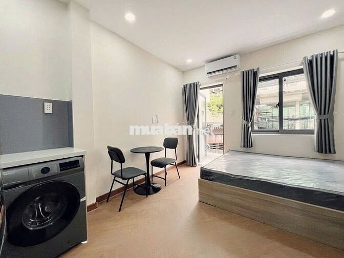 Cho Thuê Căn Hộ Ban Công Máy Giặt Riêng ở Huỳnh Văn Bánh, Phú Nhuận