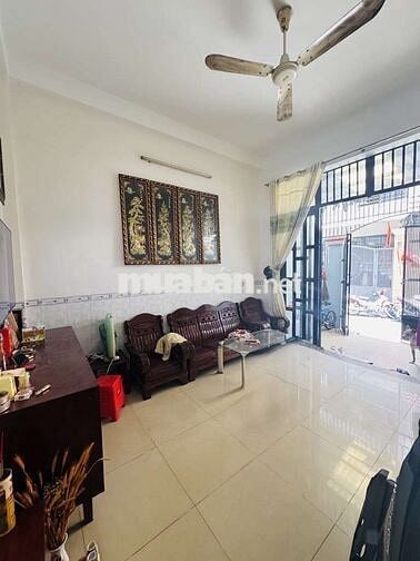 BÁN NHÀ ĐẠI HỌC CÔNG THƯƠNG , NỞ HẬU OTO ĐỖ CỬA,4M*12M CHỈ 4 TỶ 5