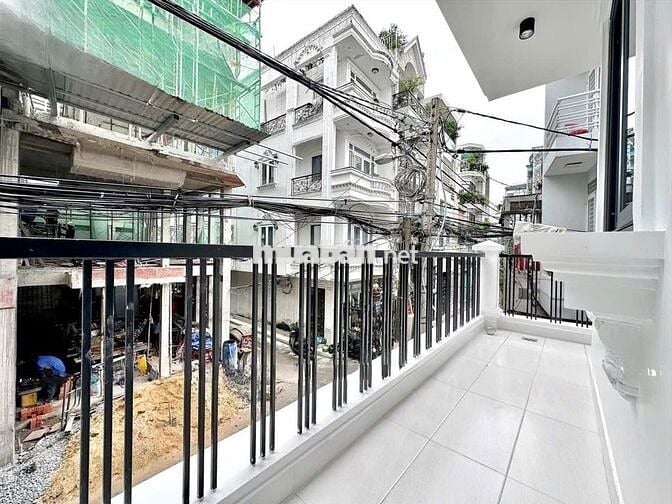 Cho Thuê Căn Hộ Ban Công Máy Giặt Riêng ở Huỳnh Văn Bánh, Phú Nhuận