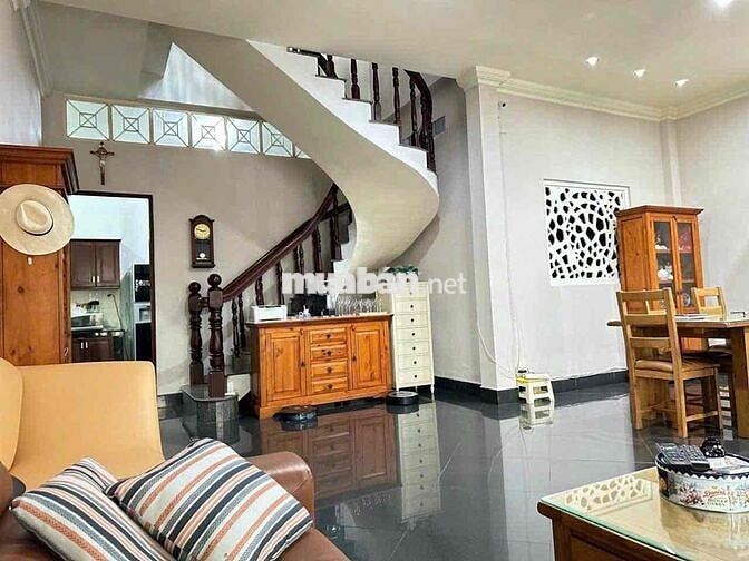 Biệt thự 3 tầng Lam Sơn 11x19m,, giá 90 triệu