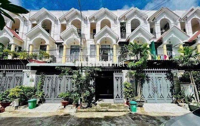 Cho Thuê Nhà Sạch Sẻ DT 180m2 1Trệt 2Lầu 4Pn 4Wc Sân Xe Máy Hẻm Xe Tải