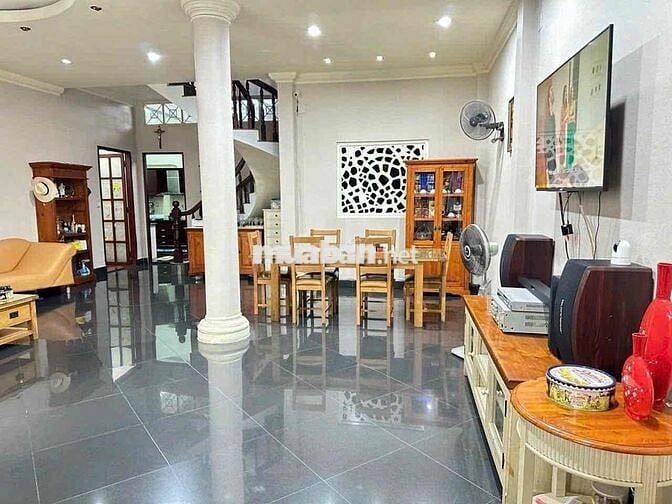 Biệt thự 3 tầng Lam Sơn 11x19m,, giá 90 triệu