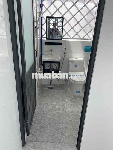 1 PN ban công sân vườn - Cửa sổ ngay ngã 4 bốn xã