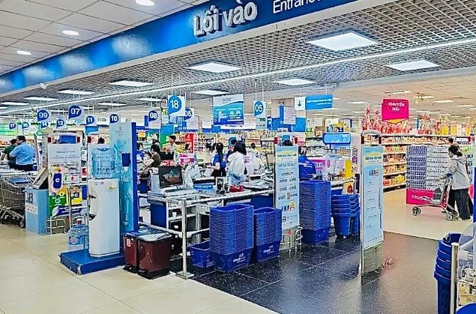 Siêu Thị Bổ Sung Sinh Viên Bán Hàng, Trung Tuổi Làm Tạp Vụ Tại Thủ Đức