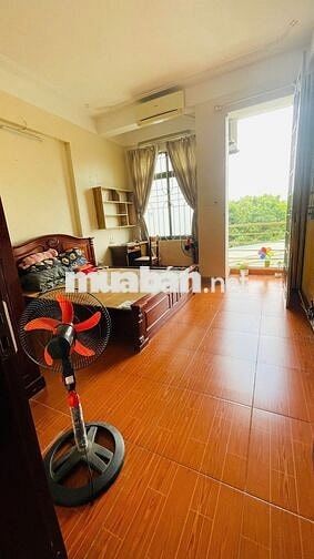 Cho thuê nhà 3 tầng phù hợp hộ gia đình khu Vĩnh Tuy, 156m2, 3 ngủ,2wc