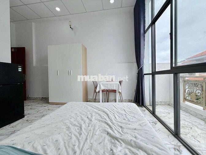 PHÒNG BAN CÔNG FULL NỘI THẤT - GẦN ETOWN