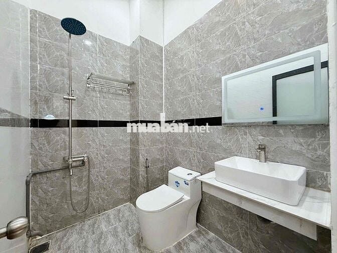 PHÒNG BAN CÔNG FULL NỘI THẤT - GẦN ETOWN