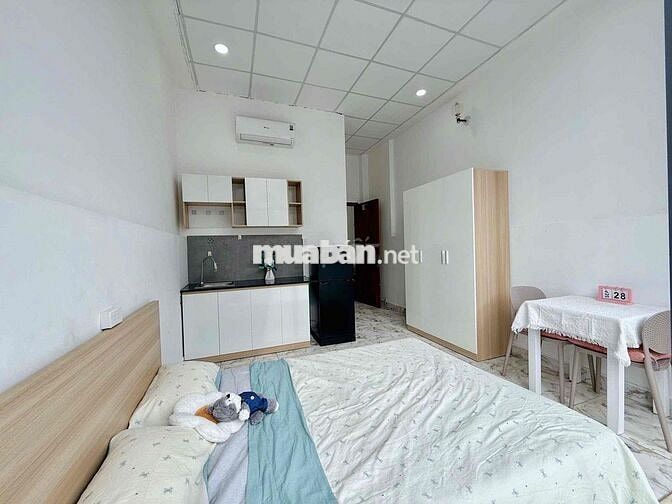 PHÒNG BAN CÔNG FULL NỘI THẤT - GẦN ETOWN