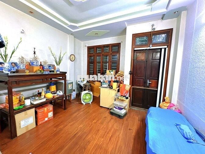 Cầu giấy 79m× 5 tầng × mt 4.3m, 6 ngủ
