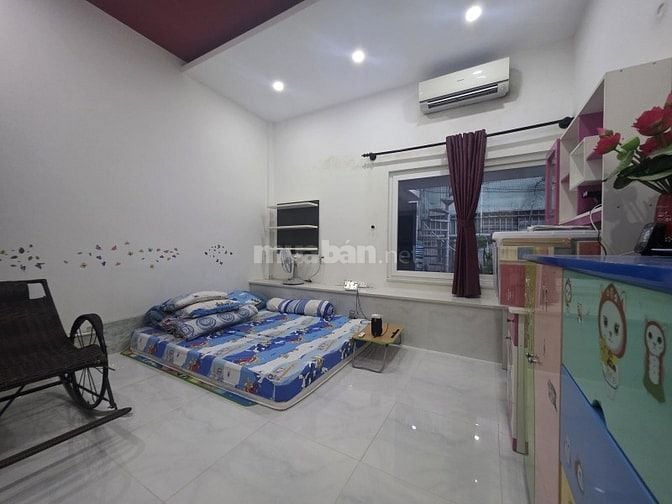 CMT8 - HẺM XE HƠI - DT 192m2 ( 16m x 12m ) 2 TẦNG