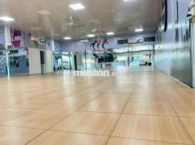 Cho thuê nhà Mặt tiền Bạch Đằng, Phường 2, Q. Tân Bình Ngay Sân bay