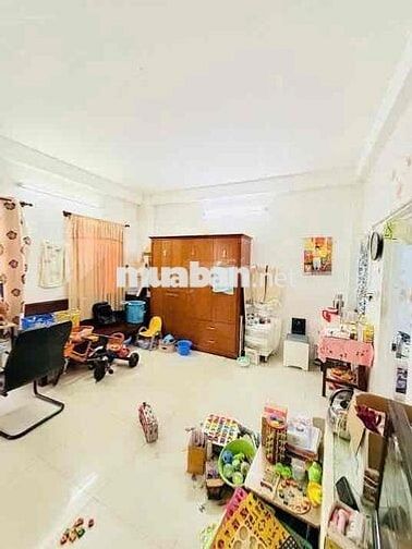 Nhà nguyên căn - 125m2 Đất - 4 tầng dtsd 250m2 - sân 45m2 - 5PN 5WC