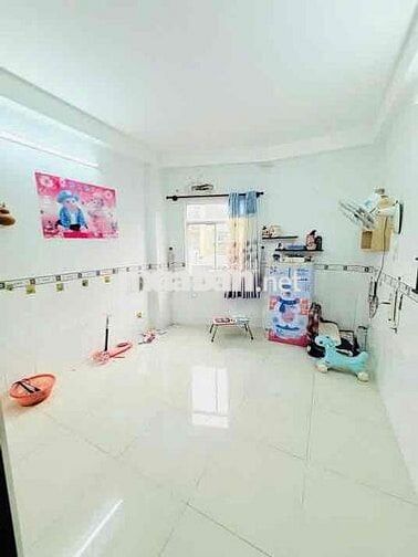 Nhà nguyên căn - 125m2 Đất - 4 tầng dtsd 250m2 - sân 45m2 - 5PN 5WC