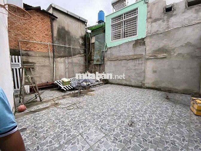 Nhà nguyên căn - 125m2 Đất - 4 tầng dtsd 250m2 - sân 45m2 - 5PN 5WC
