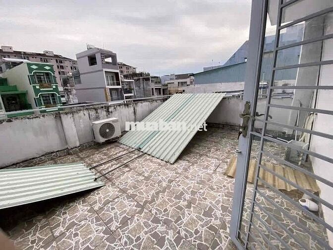 Nhà nguyên căn - 125m2 Đất - 4 tầng dtsd 250m2 - sân 45m2 - 5PN 5WC