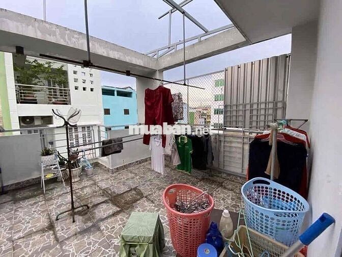 Nhà nguyên căn - 125m2 Đất - 4 tầng dtsd 250m2 - sân 45m2 - 5PN 5WC