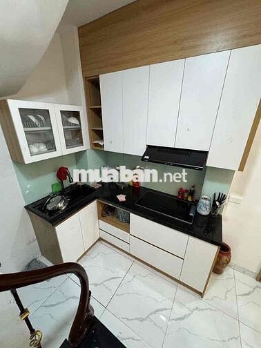 BÁN NHÀ PHỐ VĂN MIẾU - ĐỐNG ĐA 30m x 5 tầng - GIÁ : 5.7tỷ .