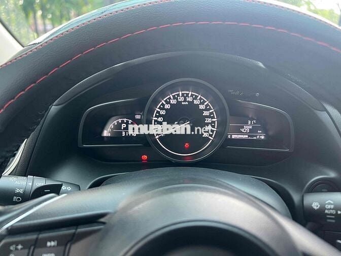 Mazda 3 2018 1.5 AT Sedan - 31000 km