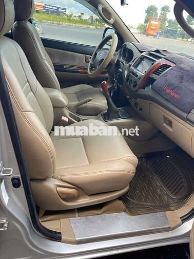 Fortuner máy dầu đk 2010