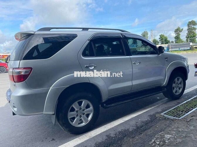 Fortuner máy dầu đk 2010