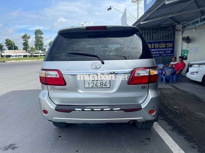 Fortuner máy dầu đk 2010