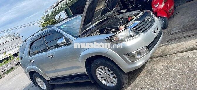 Toyota Fortuner 2014 - 240000 km
