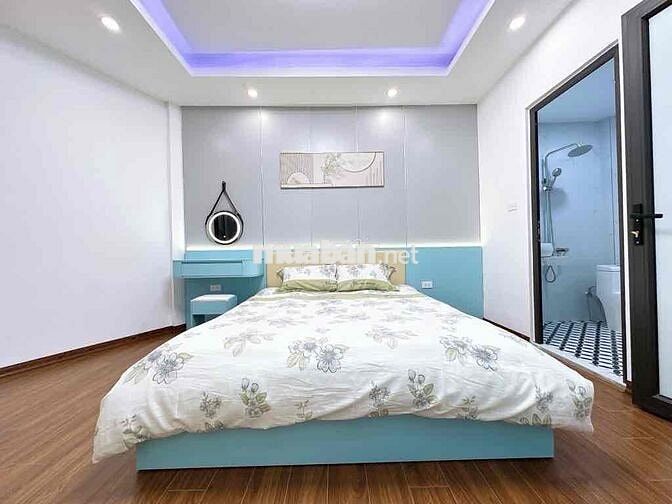 TRUNG TÂM NGÃ TƯ VỌNG - VÀI BƯỚC RA CÁC TRƯỜNG BÁCH KINH XÂY