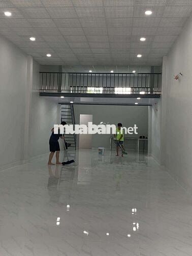 Cho thuê kho 120m2 đường rộng 8m gần bìgc go dĩ an