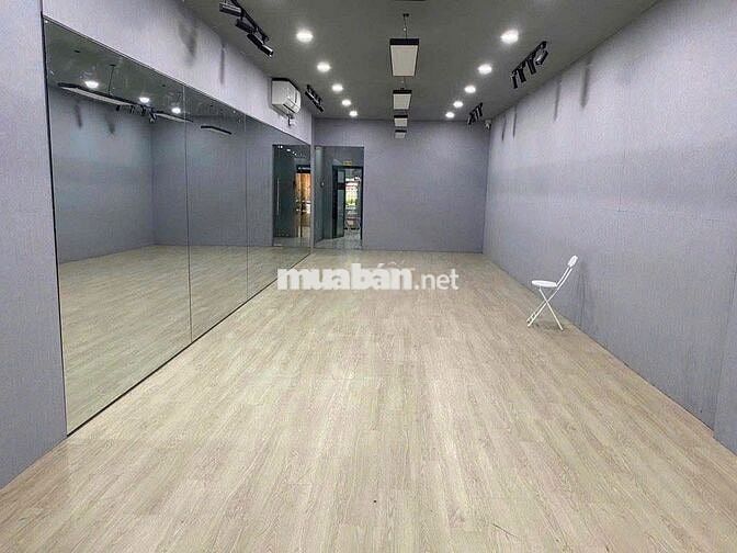 Cho Thuê Nhà Đường Ba Vì, Quận 10 ( 4x22m - Nhà Đẹp Rộng Suốt )