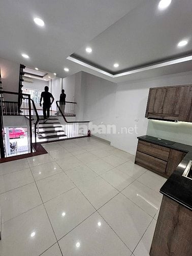 Chính chủ cho thuê nhà liền kề 5 Tầng mới tại: Hoàng Quốc Việt-Cầu Gấy