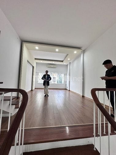 Chính chủ cho thuê nhà liền kề 5 Tầng mới tại: Hoàng Quốc Việt-Cầu Gấy