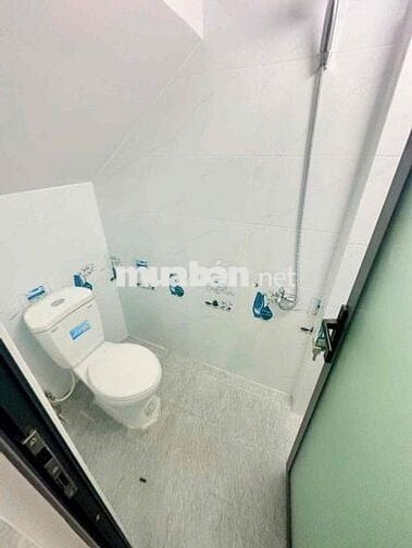 nhà mới 💯 1 trệt 1 lầu 2 phòng ngủ 2wc, hẻm 413 Lê Văn Quới Bình Tân