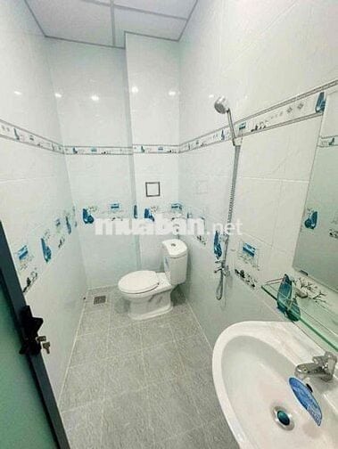 nhà mới 💯 1 trệt 1 lầu 2 phòng ngủ 2wc, hẻm 413 Lê Văn Quới Bình Tân