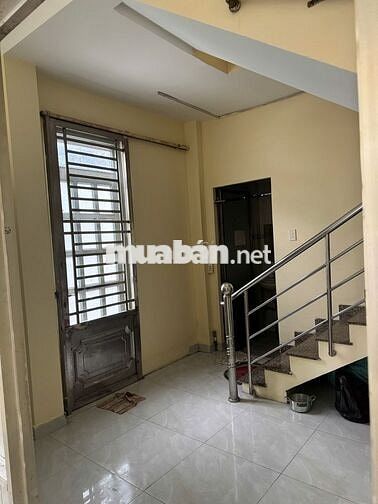 Nhà 2 mặt tiền, trệt + lửng, vỉa hè rộng – khu an ninh, dân trí cao.